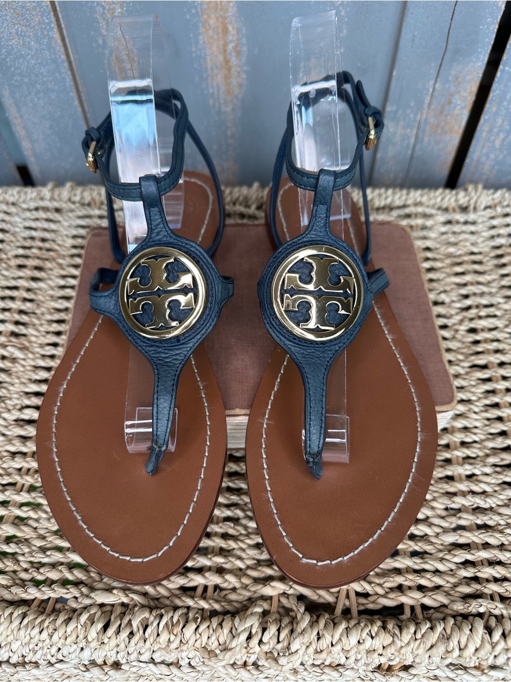 Tory Burch Leticia Logo Leather Ankle Strap Thong Sandal Navy Sz 8.5 - Picture 2 of 15